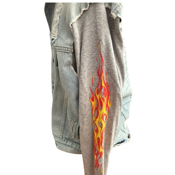 Carmar Denim Jacket w/Flames on Sleeves,”Pink Floyd The Wall”, P2P:23.5”, L:25” - Picture 5 of 14